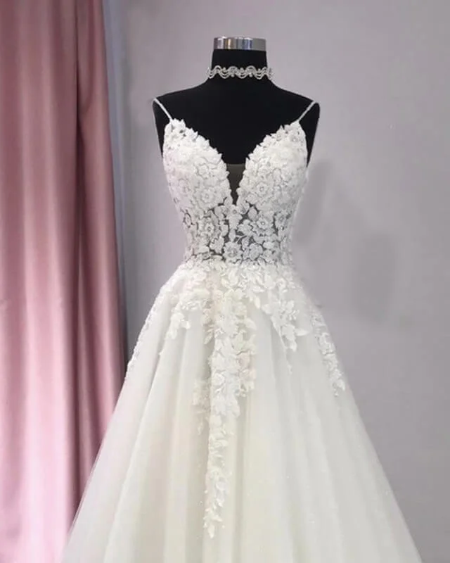 A-line Tulle Wedding Dress V-neck Appliques