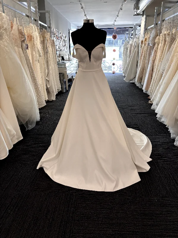 Exclusive Deals Just for You!Essense of Australia D2761