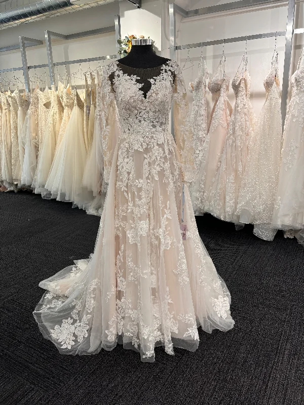 Shop Early, Save Big!Essense of Australia d3280