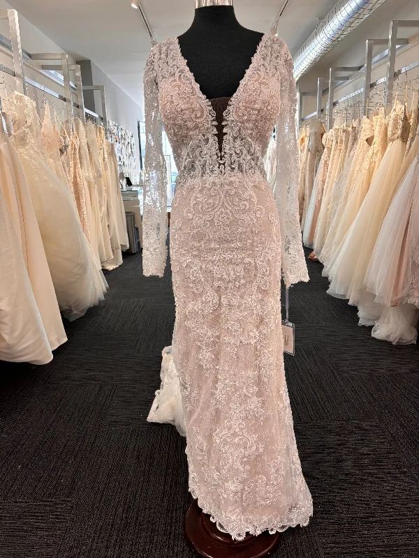 Snag the Best Prices Now!Essense of Australia D3363