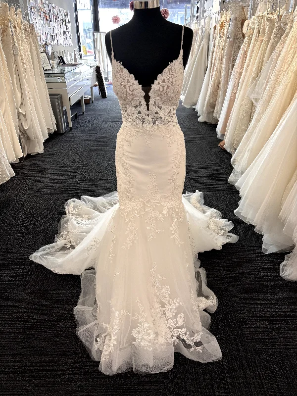 Seasonal Sale – Shop Now!Essense of Australia D3484