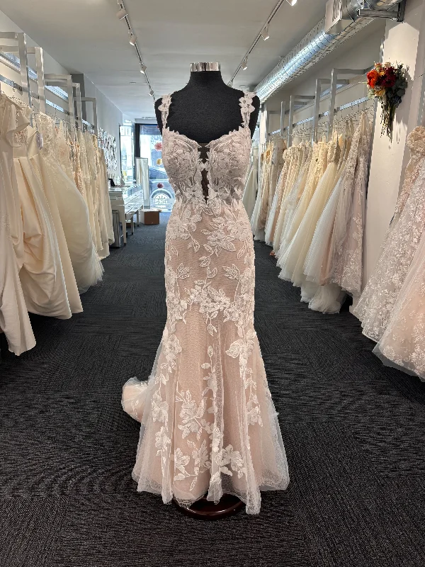 Hot Deals You Can’t Resist!Essense of Australia D3709