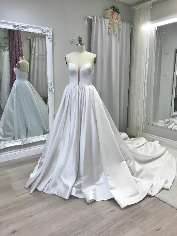 Hurry, Sale Ends Soon!Giovanna Alessandro Julietta