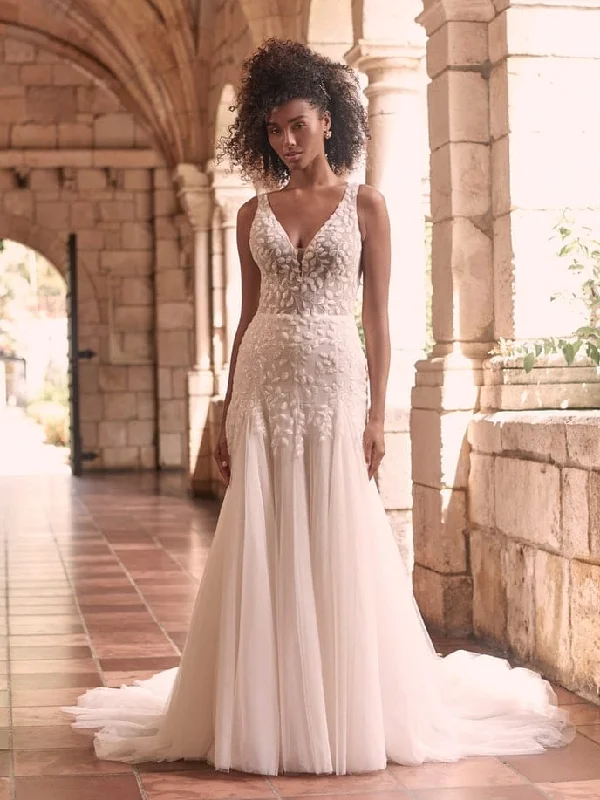Best Offers of the Month!Maggie Sottero Geneva - Size 12