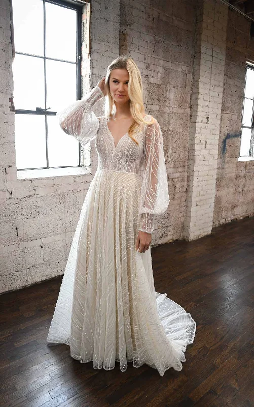Time to Snag a Bargain!Martina Liana 1335 - Size 22