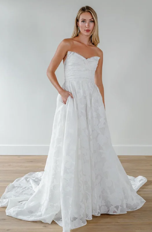 One Day Only – Huge Savings!Wtoo Vienna with Sleeves 12255