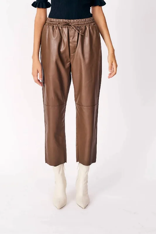 Steals and Deals Await!Fleetwood Pant In Dark Chocolate