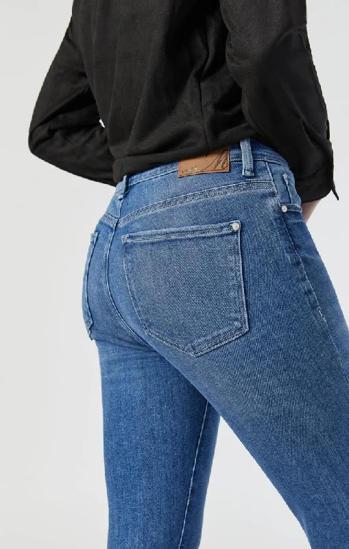 Save More Than Ever!TESS SKINNY IN LIGHT FRAYED HEM RECYCLED BLUE