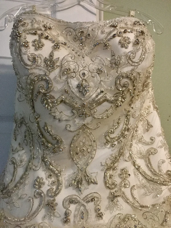 The Best Deals Won’t Wait!Casablanca Beaded