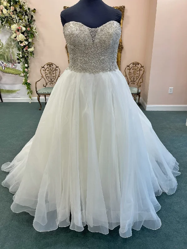 Find Your Perfect Deal Today!Casablanca Chelsi 2379