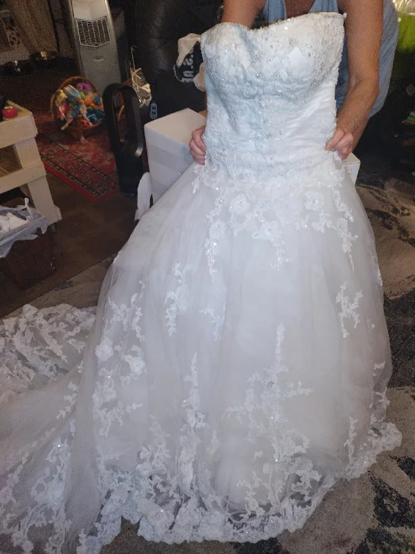 Unmissable Offers Await!Casablanca Classic Strapless Lace and Tulle A-line