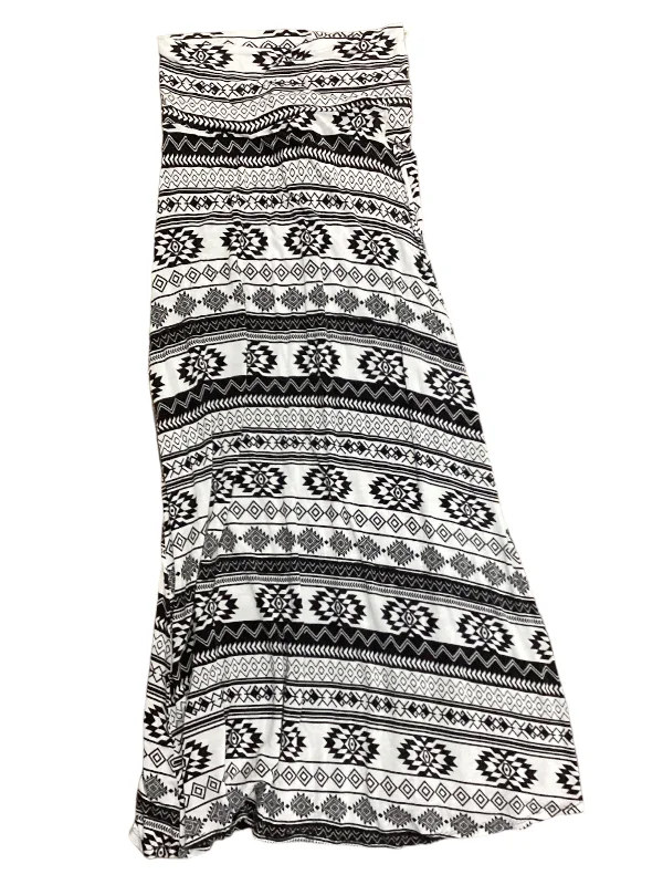 Massive Price Cuts!Skirt Maxi By Living Doll  Size: Xs