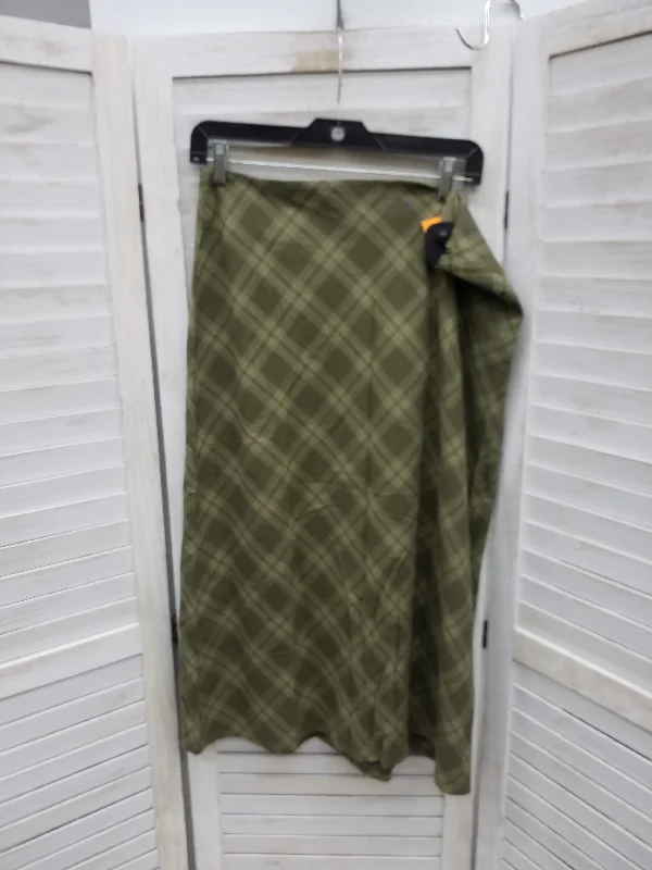 Shop Before It’s Gone!Skirt Maxi By London  Size: 12