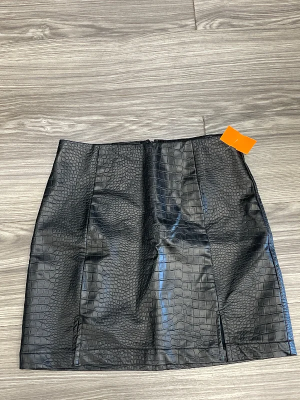Hurry! While Supplies Last!Skirt Mini & Short By Alya  Size: S