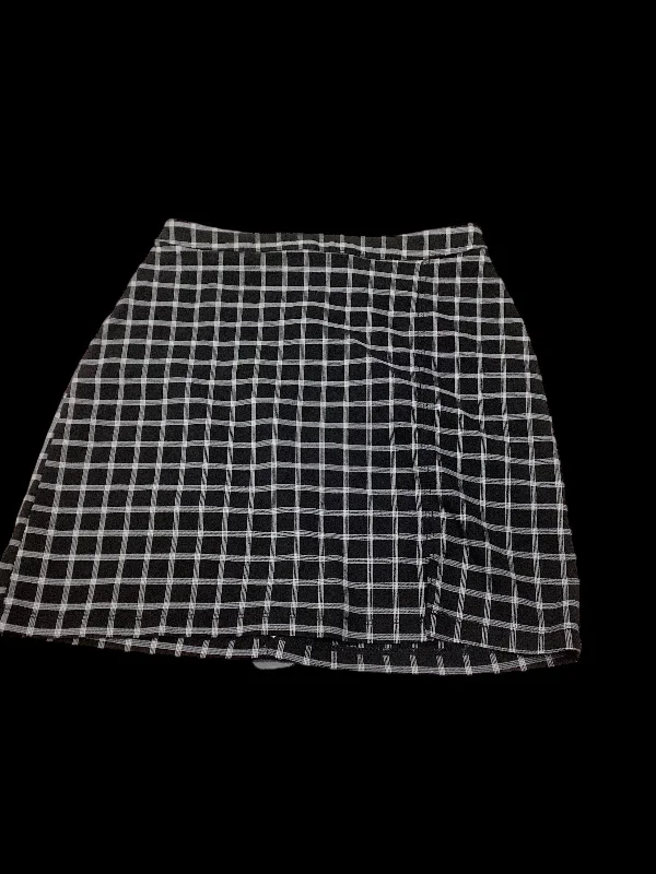 Incredible Savings Inside!Skirt Mini & Short By Hollister  Size: M
