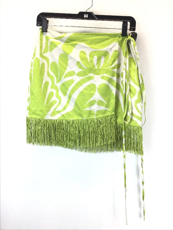 Limited Time Offer!Skirt Mini & Short By Pretty Little Thing  Size: 12