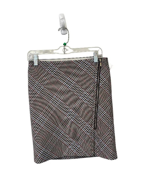 The Sale You’ve Been Waiting For!Skirt Mini & Short By White House Black Market  Size: 0