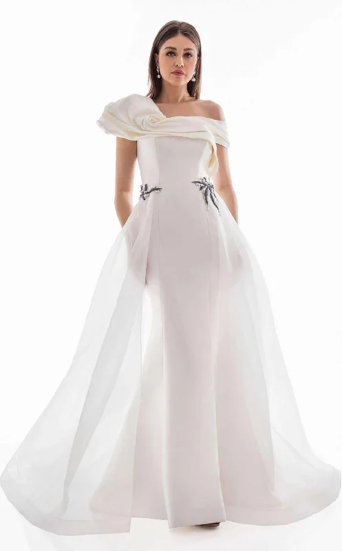 Shop Early, Save Big!Terani 1821E7100 Dress