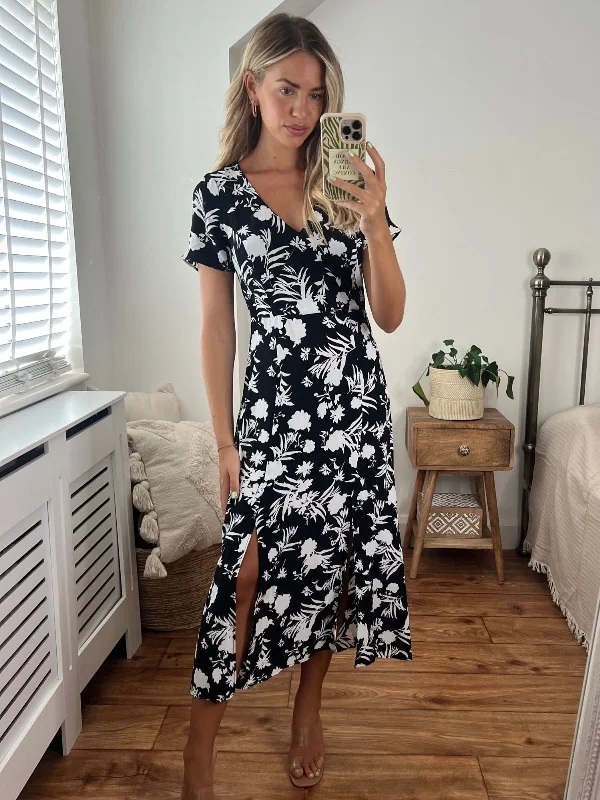 Your Best Deals Are Here!Winnie V Neck Midi Dress / Mono Floral